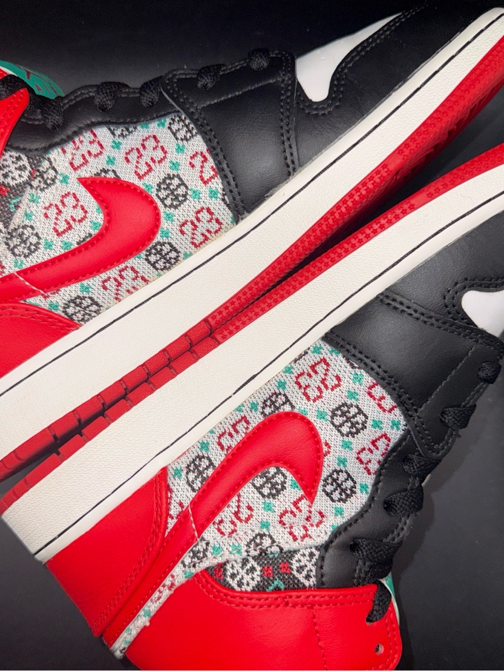 Size 7 (GS) - Jordan 1 SE High Ugly Christmas Sweater, Dm1207-150, Clean, W Box - Picture 7 of 11